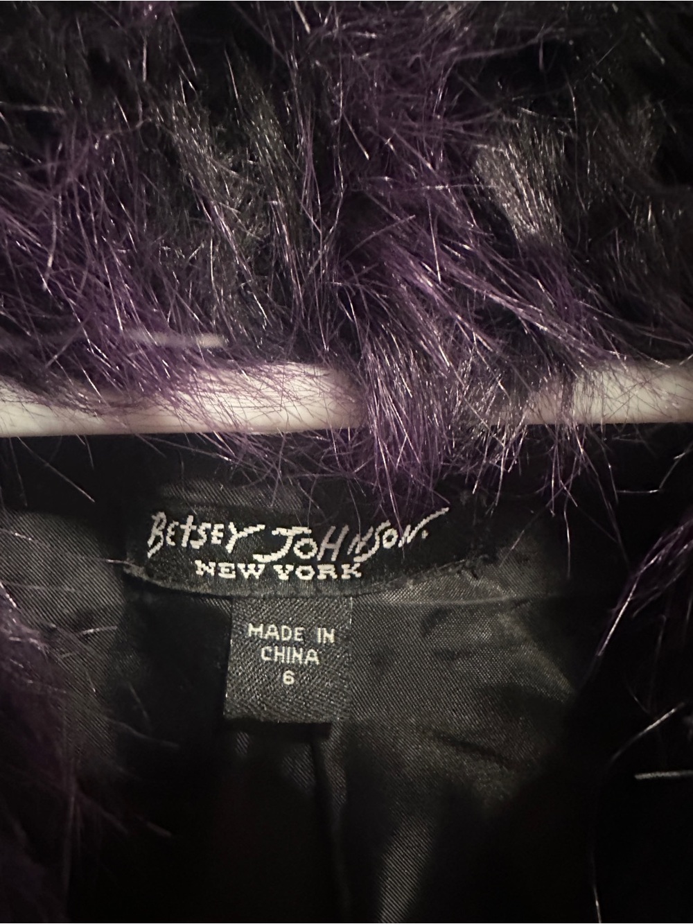 Betsey Johnson Faux Fur Jacket Size 6 Purple Black Cropped Y2K - Picture 3 of 4